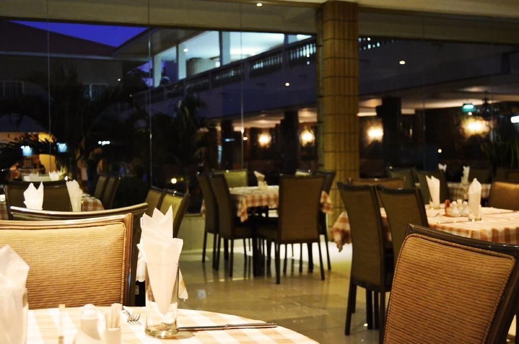 Mensvic Grand Hotel Accra Luaran gambar