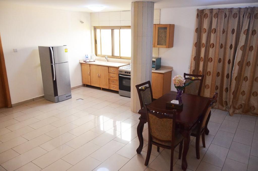 Mensvic Grand Hotel Accra Bilik gambar