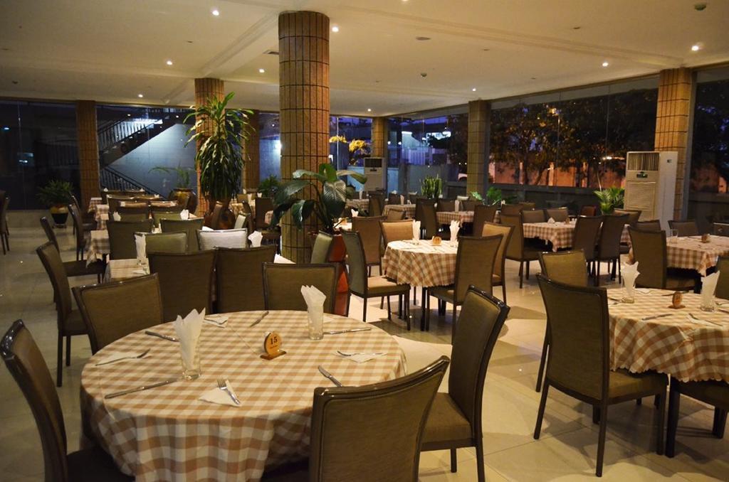 Mensvic Grand Hotel Accra Luaran gambar