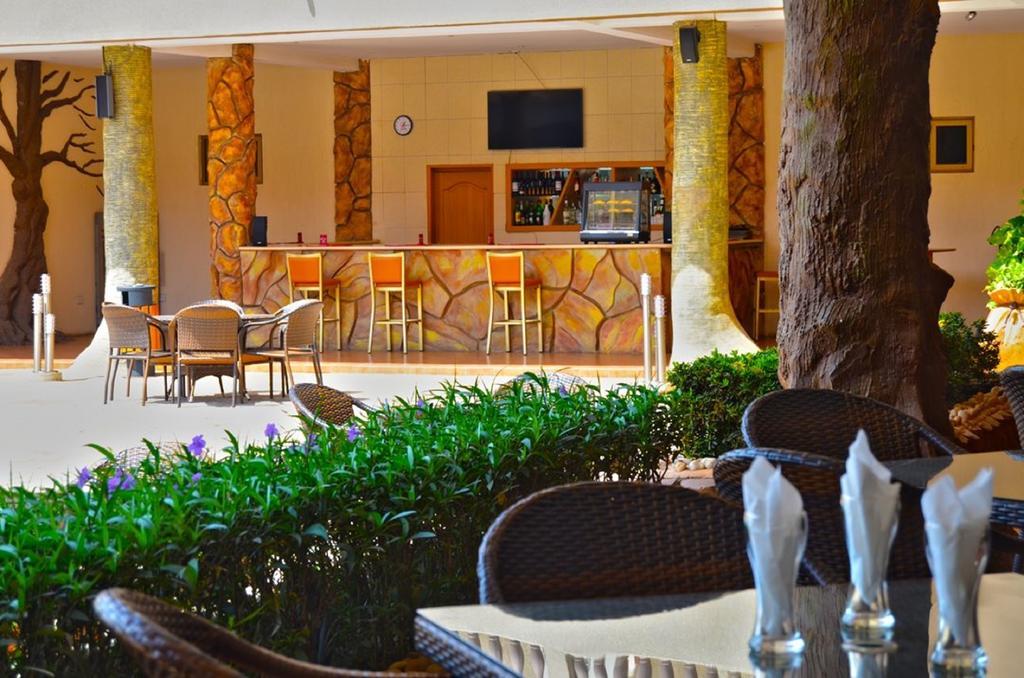 Mensvic Grand Hotel Accra Luaran gambar