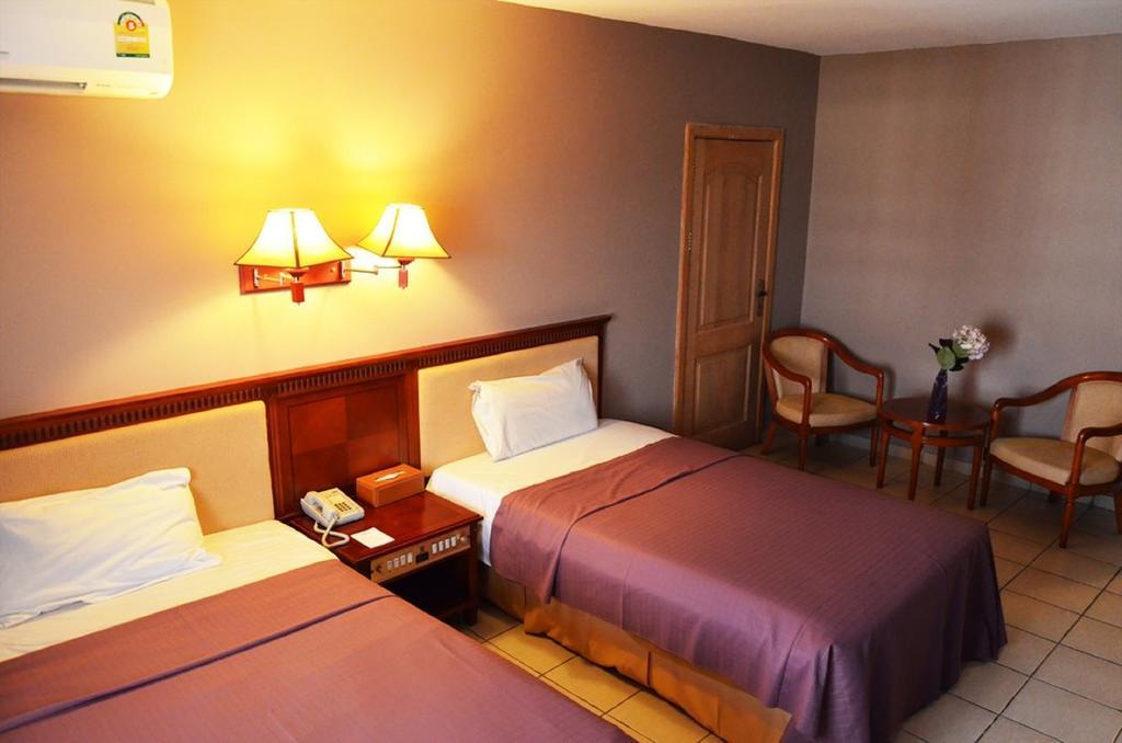 Mensvic Grand Hotel Accra Bilik gambar